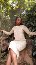 Cargar imagen en el visor de la galería, Falda Orquídea Alpaca - beige y crudo