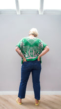Cargar imagen en el visor de la galería, Blusa Palmas - esmeralda y rosado - DISPONIBLE POR ENCARGO