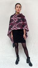 Cargar imagen en el visor de la galería, Capa Hongo - gris oscuro, vinotinto y rosado