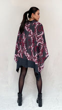 Cargar imagen en el visor de la galería, Capa Hongo - gris oscuro, vinotinto y rosado
