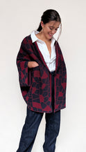 Cargar imagen en el visor de la galería, Cárdigan Libélula - azul oscuro y vinotinto