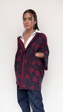 Cargar imagen en el visor de la galería, Cárdigan Libélula - azul oscuro y vinotinto