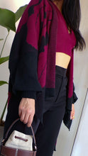 Cargar imagen en el visor de la galería, Cárdigan Yarumo - negro y vinotinto - DISPONIBLE POR ENCARGO