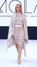 Cargar imagen en el visor de la galería, Falda Orquídea Alpaca - beige y crudo
