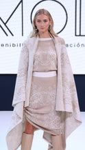 Cargar imagen en el visor de la galería, Falda Orquídea Alpaca - beige y crudo