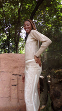 Cargar imagen en el visor de la galería, Falda Orquídea Alpaca - beige y crudo