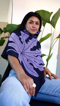 Cargar imagen en el visor de la galería, Poncho Yarumo - azul oscuro y lila