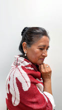 Cargar imagen en el visor de la galería, Poncho Yarumo - rojo y crudo