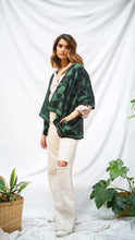 Cargar imagen en el visor de la galería, Cárdigan Libélula - negro y pino