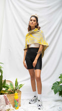 Cargar imagen en el visor de la galería, Poncho Palmas - gris claro y amarillo - DISPONIBLE POR ENCARGO