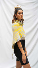 Cargar imagen en el visor de la galería, Poncho Palmas - gris claro y amarillo - DISPONIBLE POR ENCARGO