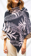 Cargar imagen en el visor de la galería, Poncho Palmas - azul oscuro y rosado