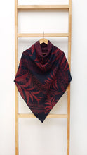 Cargar imagen en el visor de la galería, Poncho Palmas - azul oscuro y vinotinto