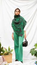 Cargar imagen en el visor de la galería, Poncho Palmas - gris oscuro y verde esmeralda