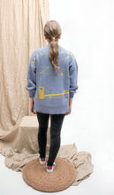 Cargar imagen en el visor de la galería, Suéter Pajaritos Alpaca - celeste y amarillo