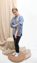 Cargar imagen en el visor de la galería, Suéter Pajaritos Alpaca - celeste y amarillo