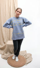 Cargar imagen en el visor de la galería, Suéter Pajaritos Alpaca - celeste y amarillo
