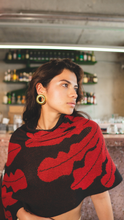 Cargar imagen en el visor de la galería, Poncho Yarumo - negro y rojo
