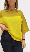 Cargar imagen en el visor de la galería, Camiseta Tejida Bloques - amarillo y mostaza
